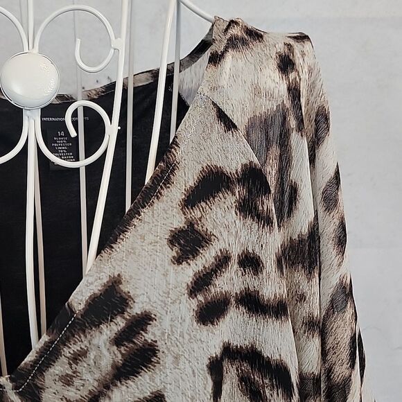 I.N.C. Leopard Print V-Neck Women's Top Size 14 - Picture 4 of 11